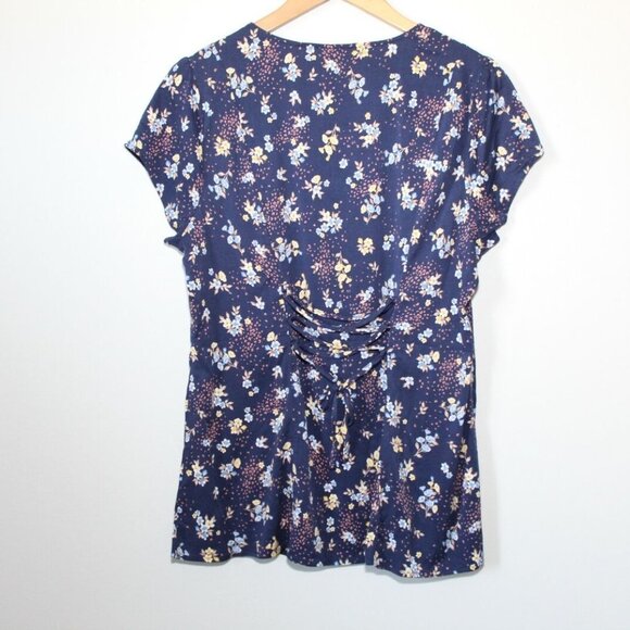 ✨2/$20 Torrid Navy Floral Stretch Challis Corset Back Top 00 Medium Large H12553 - Picture 8 of 12